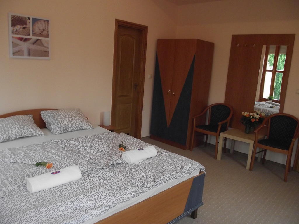 Mediterrán Vendégház Kecskemét Habitación foto